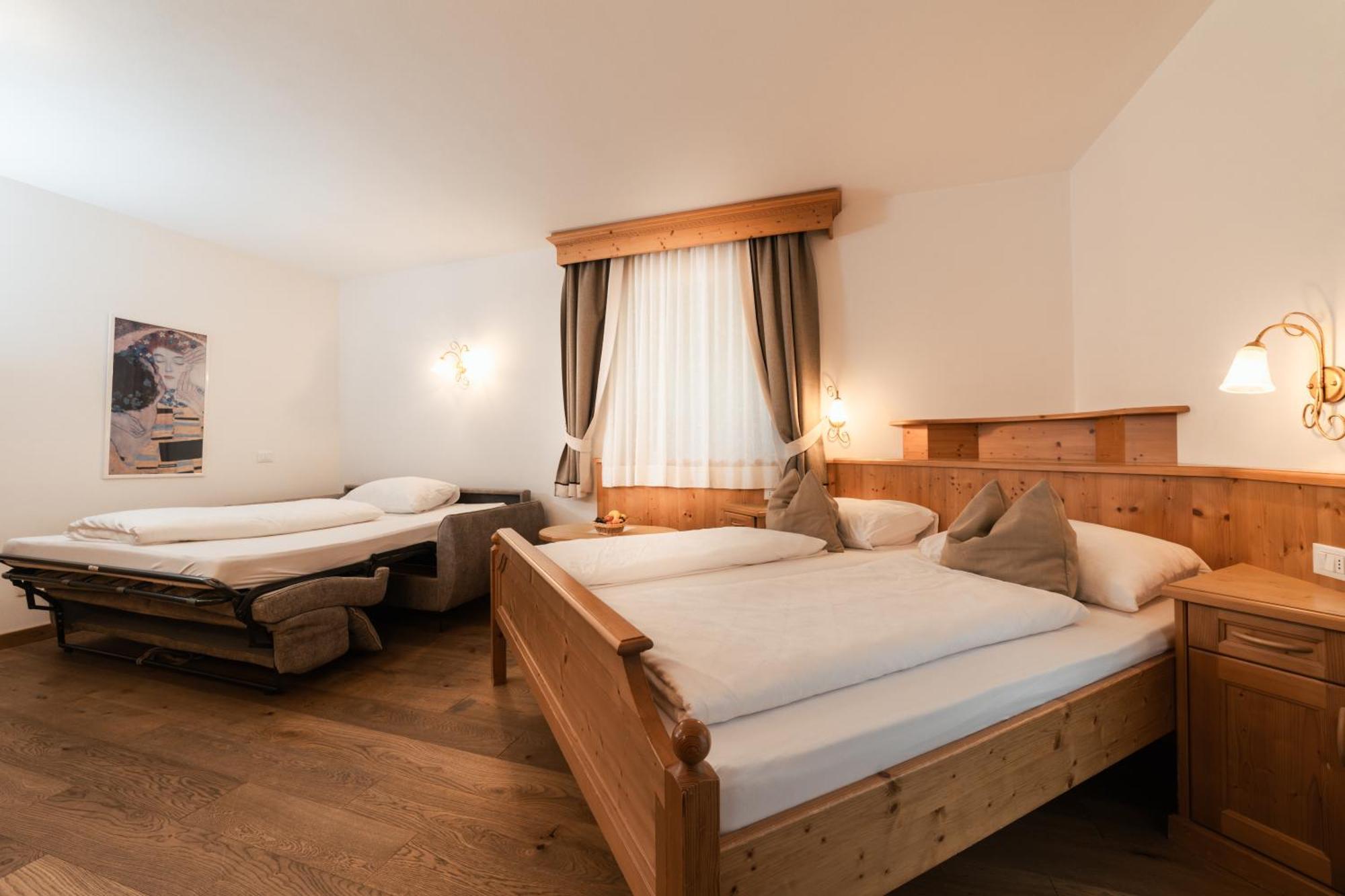 Luech Da Pcei Hotel San Cassiano  Buitenkant foto