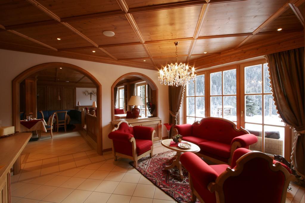 Luech Da Pcei Hotel San Cassiano  Buitenkant foto